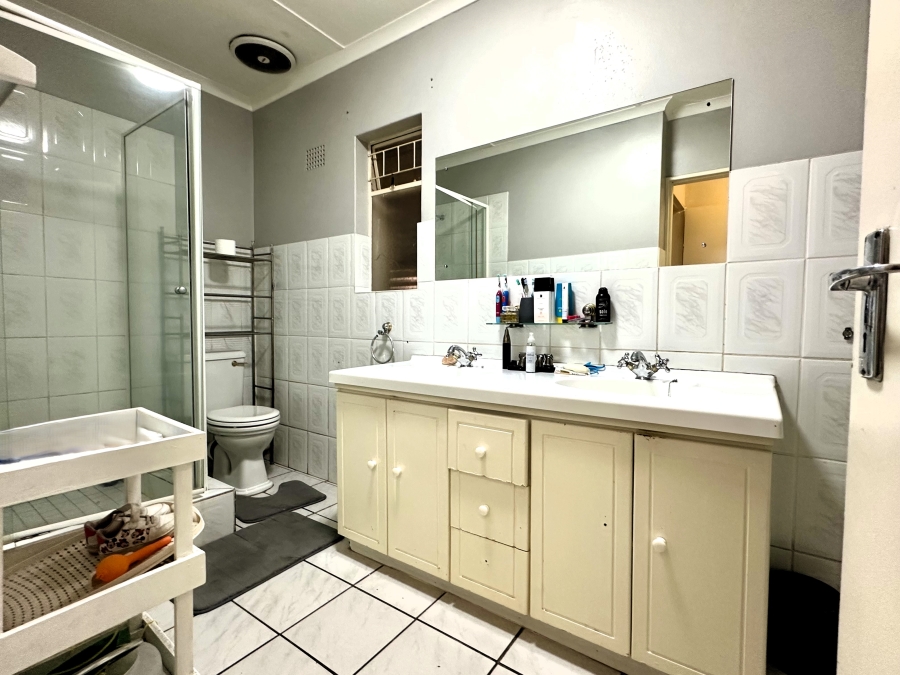 4 Bedroom Property for Sale in Bergzicht Western Cape